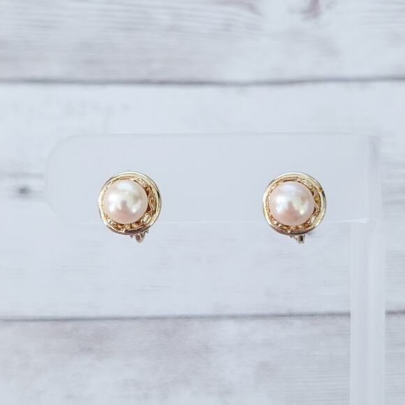Vintage Clip On Earrings Stylish & Elegant Faux Pearl Set in Gold Tone - Picture 3 of 5